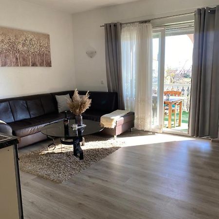 Three Bedroom Apartment Between Trogir And Split Kaštela Extérieur photo