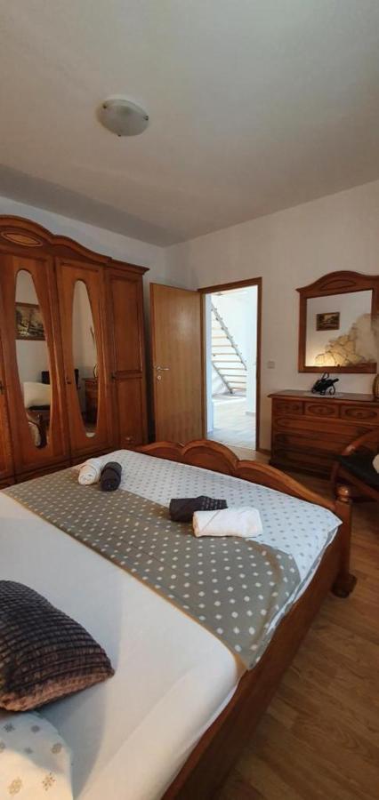 Three Bedroom Apartment Between Trogir And Split Kaštela Extérieur photo