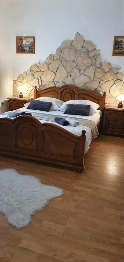 Three Bedroom Apartment Between Trogir And Split Kaštela Extérieur photo