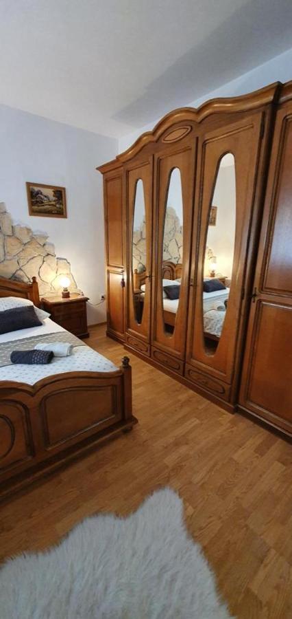 Three Bedroom Apartment Between Trogir And Split Kaštela Extérieur photo